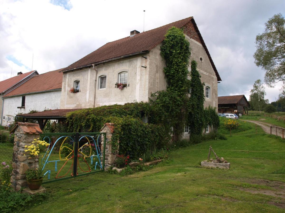 Statek Křížové pole Apartamento Vyšší Brod Exterior foto